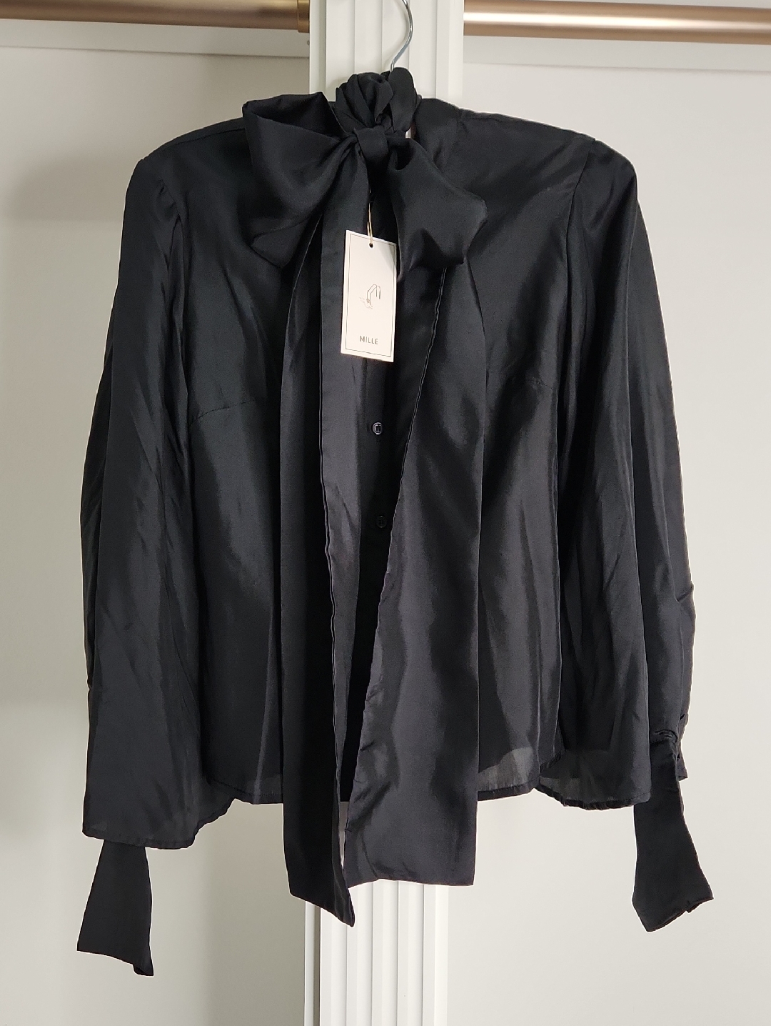 Nwt Mille Black Silk Tie-Neck Blouse With Long Bow